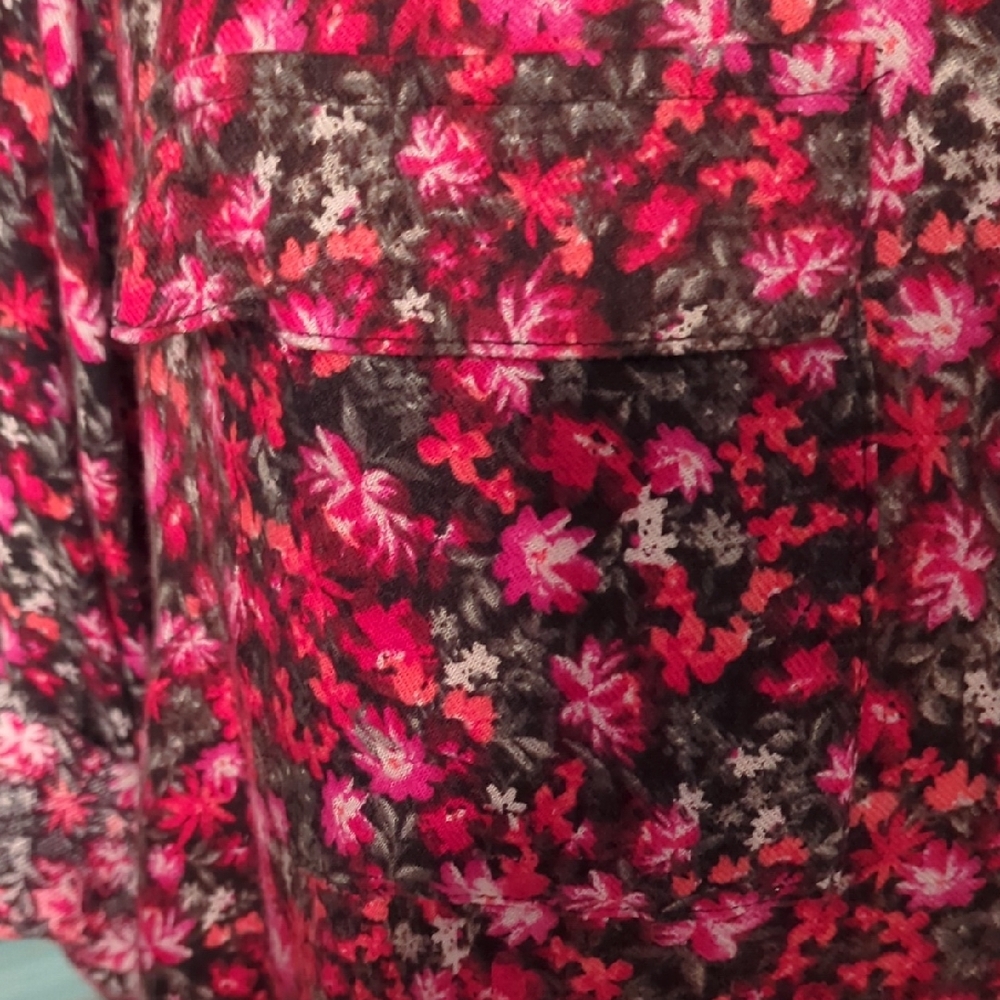 Torrid Pink and Black Floral Blouse - Picture 4 of 6